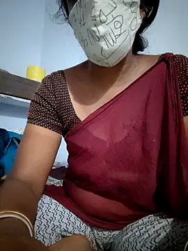 Snapshot of Tamil_Hot_HoneyBee chatting on 05/27/26, 05:59 Tamil Hot HoneyBee online show from 05/27/26, 05:59