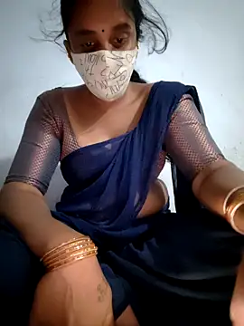 Snapshot of Tamil_Hot_HoneyBee chatting on 06/13/26, 04:32 Tamil Hot HoneyBee online show from 06/13/26, 04:32