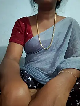 Snapshot of Tamil_Hot_HoneyBee chatting on 07/05/26, 04:19 Tamil Hot HoneyBee online show from 07/05/26, 04:19