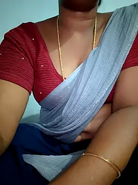 Snapshot of Tamil_Hot_HoneyBee chatting on 07/08/26, 05:06 Tamil Hot HoneyBee online show from 07/08/26, 05:06