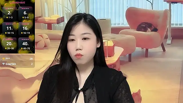 Snapshot of F-Yuwei chatting on 04/25/26, 01:41 F-Yuwei online show from 04/25/26, 01:41
