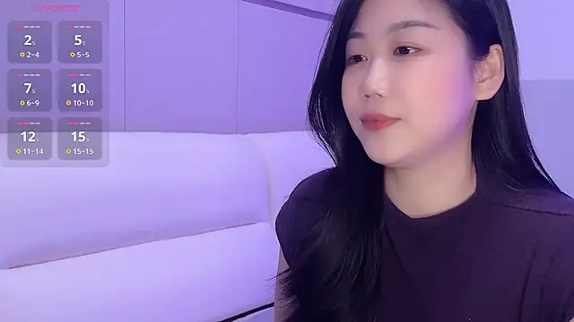Snapshot of F-Yuwei chatting on 04/29/26, 05:30 F-Yuwei online show from 04/29/26, 05:30