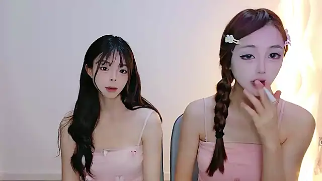 Zhizhi-99 online show from 06/19/26, 02:54