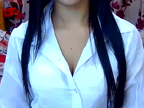 Snapshot of Alina_Nur chatting on 06/28/26, 02:28 Alina Nur online show from 06/28/26, 02:28