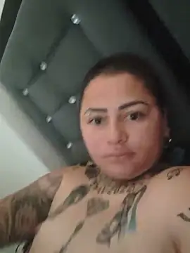 Snapshot of romina23 chatting on 05/24/26, 08:58 romina23 online show from 05/24/26, 08:58