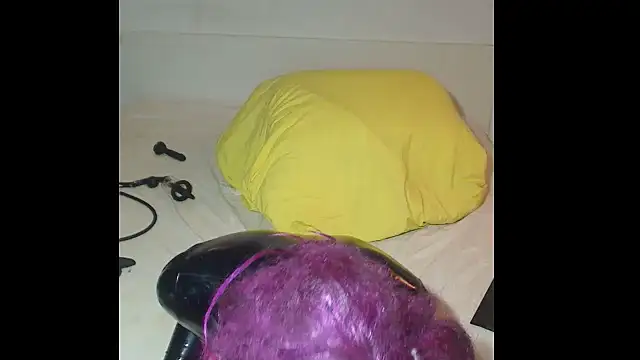 Snapshot of crazytranny chatting on 11/07/25, 11:16 crazytranny online show from 11/07/25, 11:16