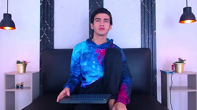 Snapshot of Feiccer_Castquer chatting on 04/28/26, 11:15 Feiccer Castquer online show from 04/28/26, 11:15