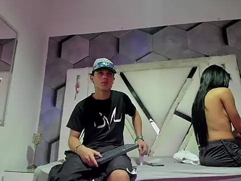 Snapshot of AxelAndCloe chatting on 06/12/26, 07:57 AxelAndCloe online show from 06/12/26, 07:57