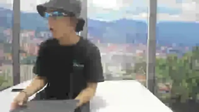 AxelAndCloe online show from 06/20/26, 08:22
