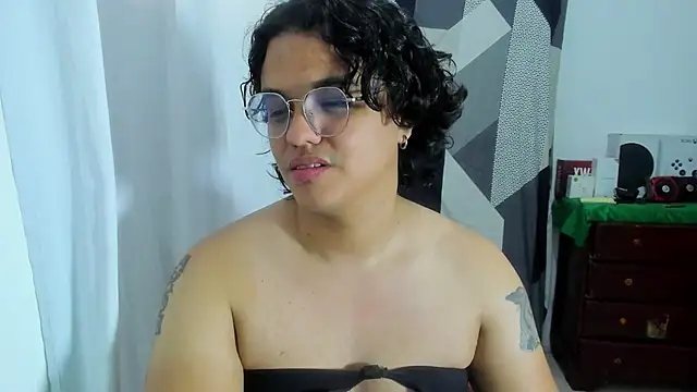 Snapshot of Diane_exotic chatting on 07/17/26, 06:57 Diane exotic online show from 07/17/26, 06:57