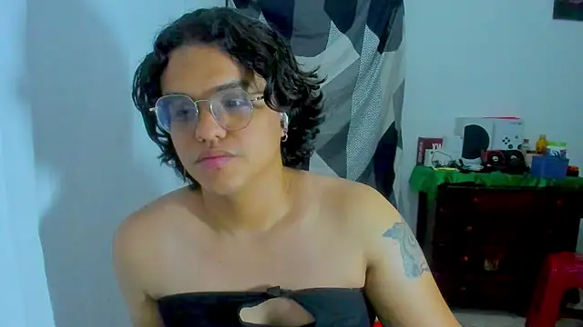 Snapshot of Diane_exotic chatting on 07/19/26, 11:52 Diane exotic online show from 07/19/26, 11:52