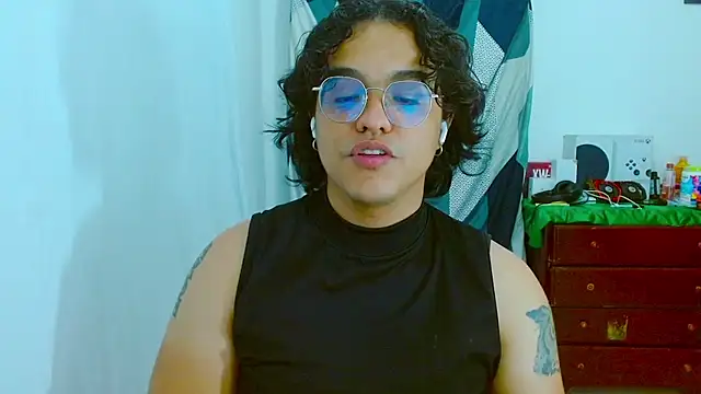Snapshot of Diane_exotic chatting on 07/23/26, 01:58 Diane exotic online show from 07/23/26, 01:58