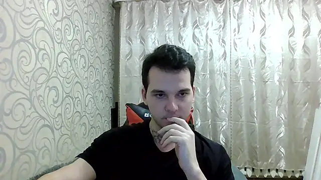 gwinbladee online show from 04/25/26, 07:55