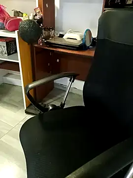 nadia  abaud online show from 10/01/25, 01:00