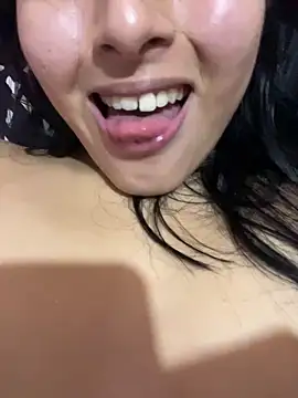 Snapshot of nahs44 chatting on 07/12/26, 01:29 nahs44 online show from 07/12/26, 01:29