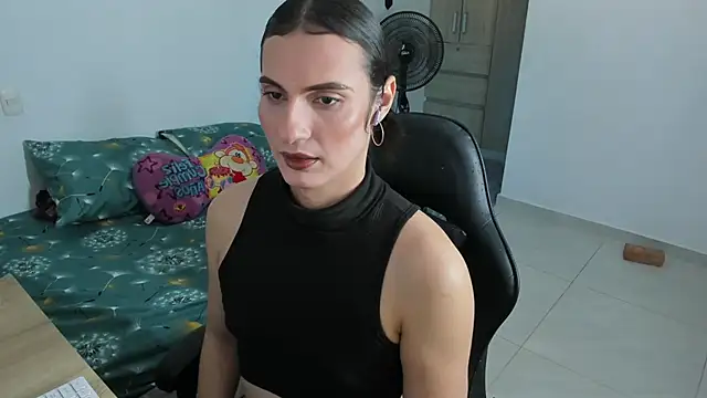 Snapshot of _shantallskinny_ chatting on 06/13/26, 03:59 shantallskinny online show from 06/13/26, 03:59