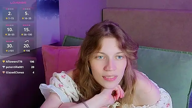 Snapshot of Emily_Cartex chatting on 06/18/26, 09:14 Emily Cartex online show from 06/18/26, 09:14