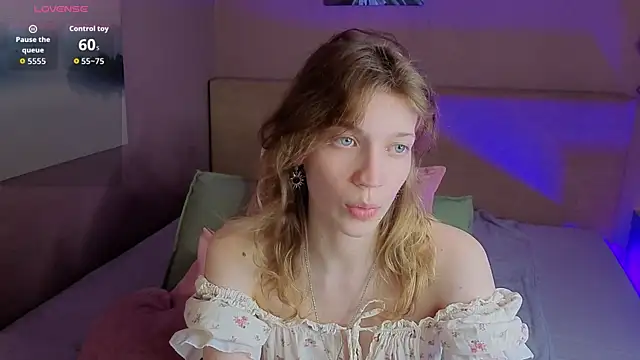 Snapshot of Emily_Cartex chatting on 07/09/26, 06:17 Emily Cartex online show from 07/09/26, 06:17