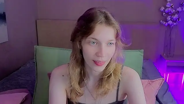 Snapshot of Emily_Cartex chatting on 07/18/26, 05:22 Emily Cartex online show from 07/18/26, 05:22