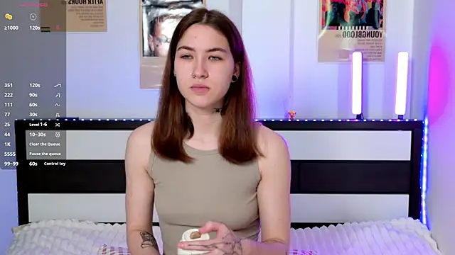 EvaAndLuna online show from 05/14/26, 01:34