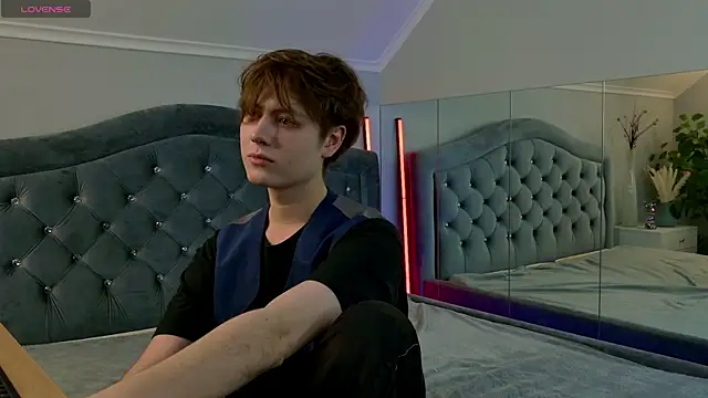 Mark Ian  online show from 04/29/26, 02:54