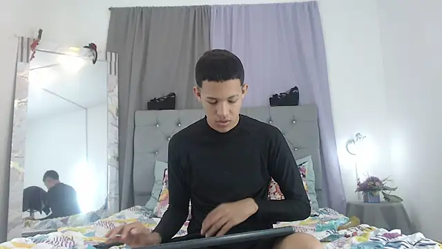 PhillipCox online show from 06/08/26, 01:22