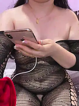 Snapshot of QueenRima99 chatting on 05/23/26, 07:18 QueenRima99 online show from 05/23/26, 07:18