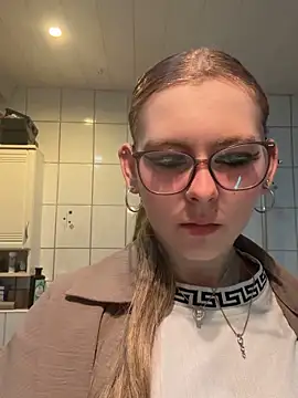 Lina-420 online show from 05/07/26, 07:41