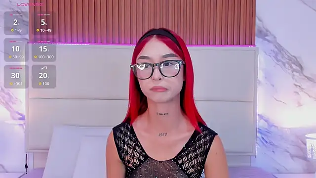 Snapshot of _bella_rossee_ chatting on 06/25/26, 03:50 bella rossee online show from 06/25/26, 03:50