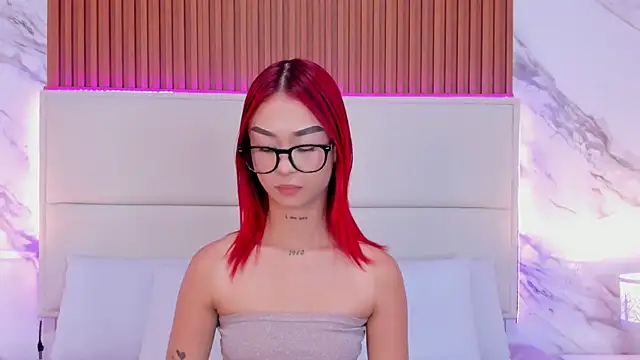 Snapshot of _bella_rossee_ chatting on 06/27/26, 04:28 bella rossee online show from 06/27/26, 04:28