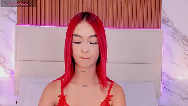 Snapshot of _bella_rossee_ chatting on 07/10/26, 04:50 bella rossee online show from 07/10/26, 04:50