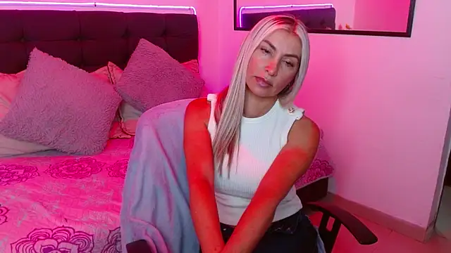 Snapshot of Meliissa_xxxx chatting on 05/21/26, 04:25 Meliissa xxxx online show from 05/21/26, 04:25