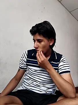 Snapshot of Ericef chatting on 05/01/26, 04:33 Ericef online show from 05/01/26, 04:33