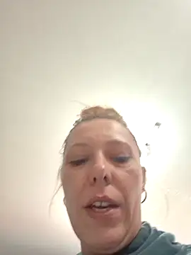 Snapshot of lickybaby26 chatting on 05/15/26, 02:13 lickybaby26 online show from 05/15/26, 02:13