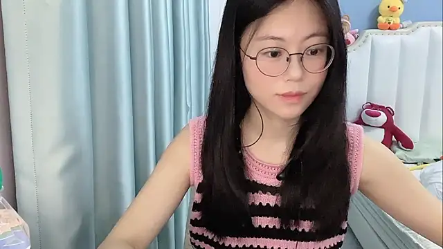 Snapshot of Luna-666 chatting on 04/28/26, 10:53 Luna-666 online show from 04/28/26, 10:53