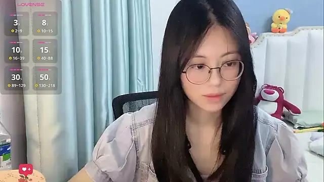 Snapshot of Luna-666 chatting on 04/30/26, 08:57 Luna-666 online show from 04/30/26, 08:57