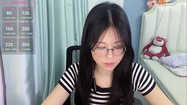 Snapshot of Luna-666 chatting on 05/15/26, 11:17 Luna-666 online show from 05/15/26, 11:17