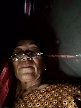 Snapshot of mouth22 chatting on 05/31/26, 01:58 mouth22 online show from 05/31/26, 01:58