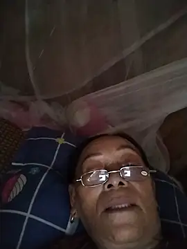 Snapshot of mouth22 chatting on 07/15/26, 04:51 mouth22 online show from 07/15/26, 04:51