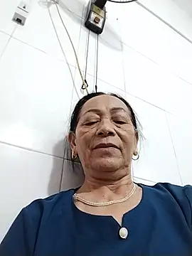 Snapshot of mouth22 chatting on 07/19/26, 11:03 mouth22 online show from 07/19/26, 11:03