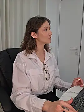 Snapshot of Aria_Alves chatting on 07/07/26, 04:44 Aria Alves online show from 07/07/26, 04:44
