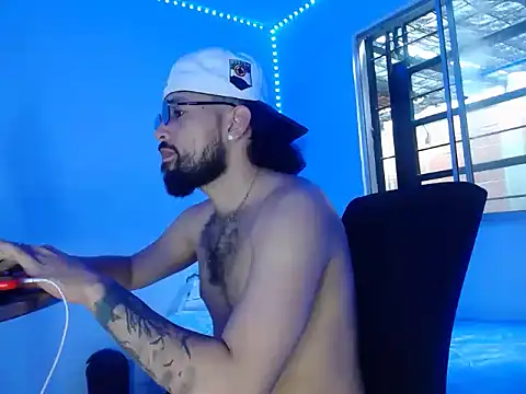 camilorestrepo77 online show from 05/21/26, 07:32