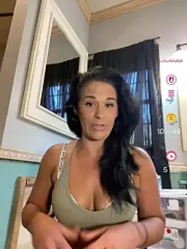Snapshot of Vanessa_Valentine chatting on 07/02/26, 03:07 Vanessa Valentine online show from 07/02/26, 03:07