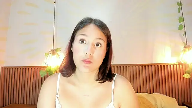 Snapshot of AmelieCooper chatting on 05/23/26, 07:40 AmelieCooper online show from 05/23/26, 07:40
