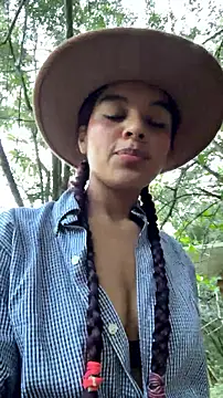 Snapshot of mariannella chatting on 07/07/26, 10:47 mariannella online show from 07/07/26, 10:47