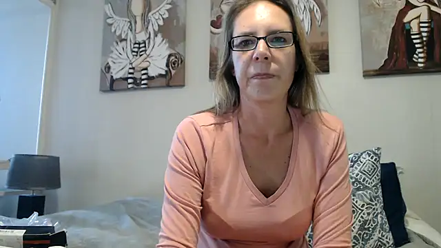 Snapshot of blondiesin50 chatting on 05/24/26, 01:38 blondiesin50 online show from 05/24/26, 01:38