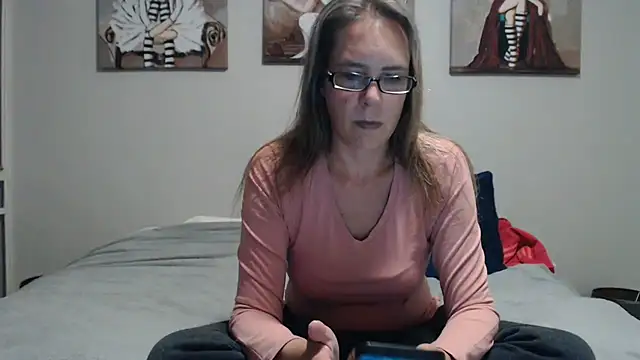 Snapshot of blondiesin50 chatting on 06/15/26, 06:10 blondiesin50 online show from 06/15/26, 06:10