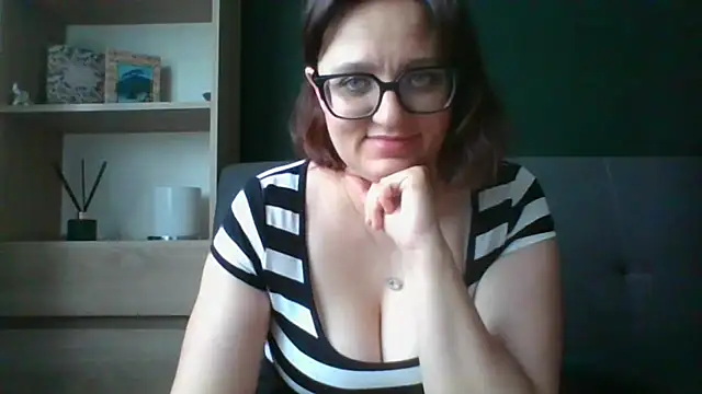 Snapshot of sensual_paris chatting on 07/14/26, 05:23 sensual paris online show from 07/14/26, 05:23
