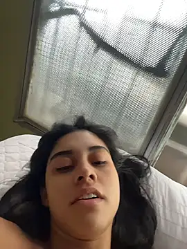 Snapshot of mia_moonna chatting on 05/22/26, 12:00 mia moonna online show from 05/22/26, 12:00