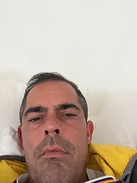 Snapshot of Riccardo86xx chatting on 05/02/26, 01:38 Riccardo86xx online show from 05/02/26, 01:38